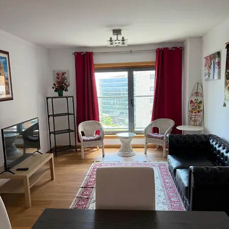 Parque Nacoes River View ,free Wifi * Lisbon