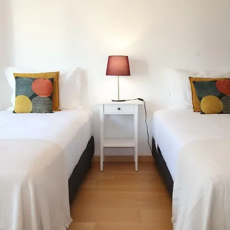 Parque Nacoes River View ,free Wifi *